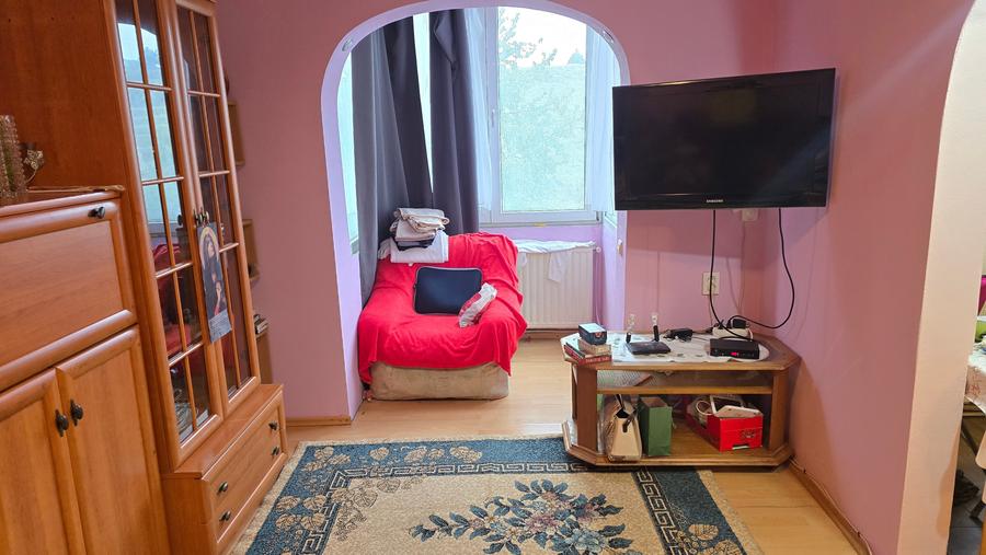 Vand apartament 3 camere semidecomandat in Deva, zona Micro 15, etaj 3, - 3