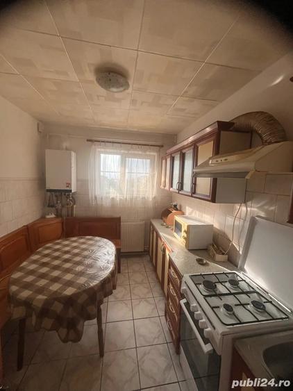 inchiriez apartament 2 camere zona Dunarea,et4 - 1