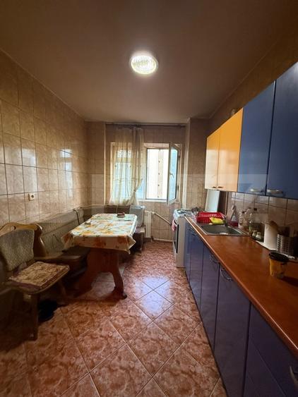 Apartament cu 2 camere, 70 mp, etaj 5 - 4