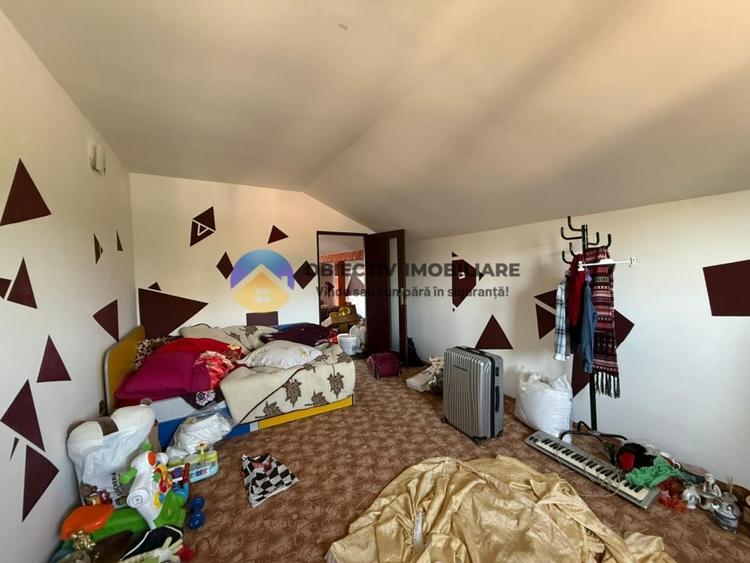 Casa de vanzare / 3 nivele / Piatra Neamt - 8