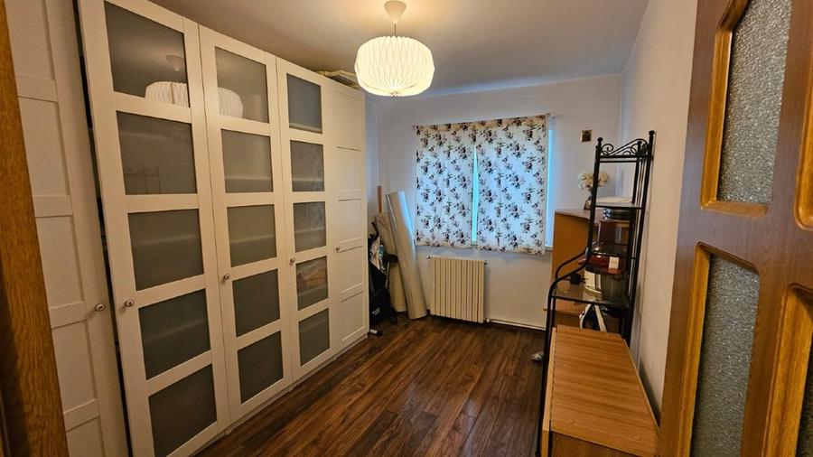 Apartament cu 4 camere în Inel II