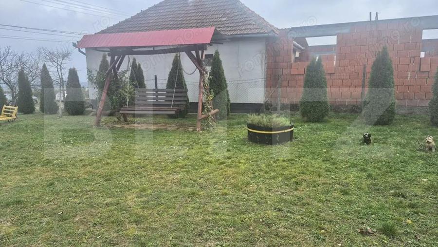 Casa cu 2 camere, 65 mp, teren 2910 mp, in Viile Satu Mare - 2