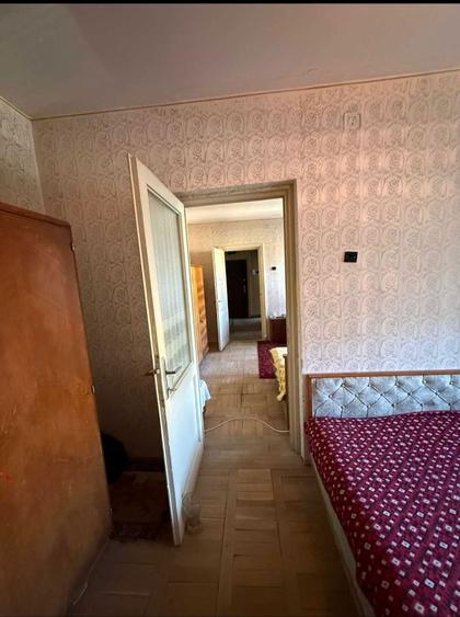 Vand apartament 2 camere zona cina - 1