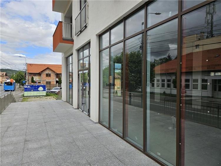 Spatiu Comercial - 200 mp - Showroom - Servicii - Clinica Medicala - 17