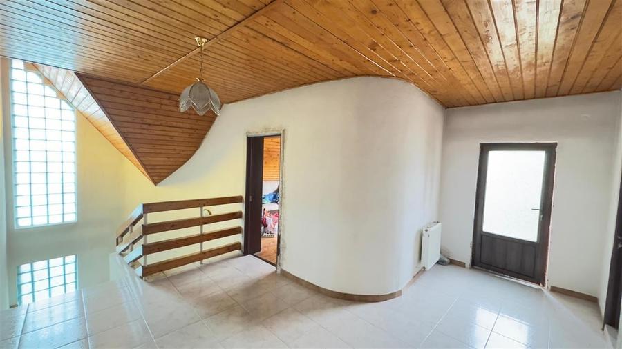 Vilă spațioasă de vanzare in Sanpetru zona Lempes - 8