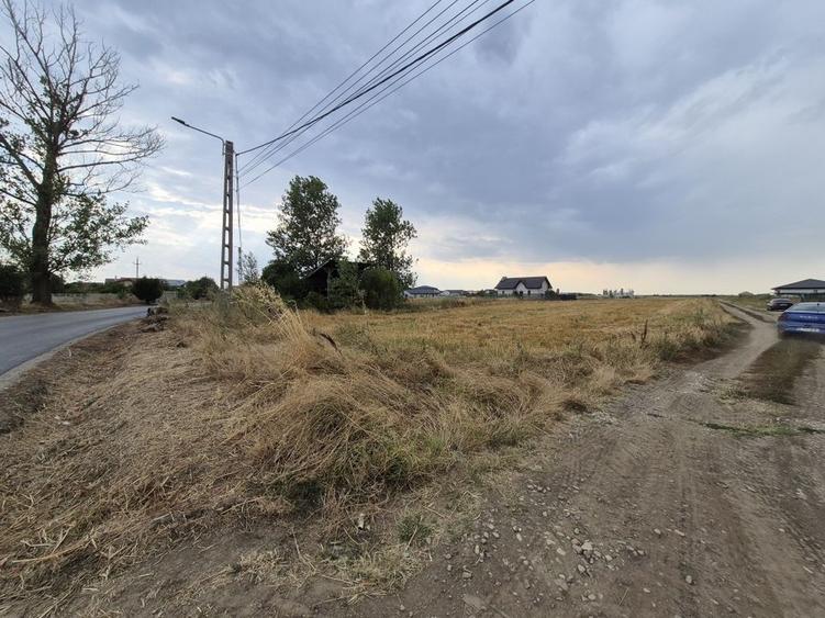 Teren intravilan,400 mp+drum acces,toate utilitatile la asfalt - 2