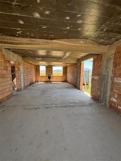 Teren cu bloc rezidential de vanzare,  P+1+M, 6 apartamente, investitie sigura, - 9