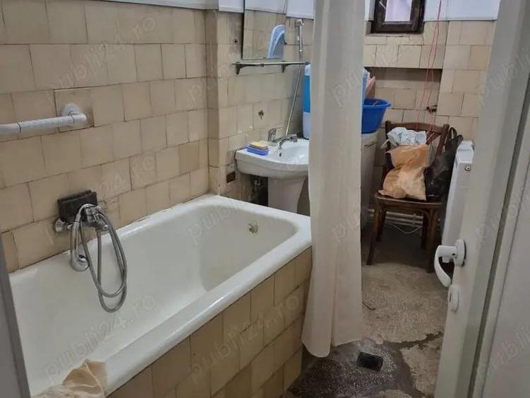 Piata Romana, B-dul Magheru - 1