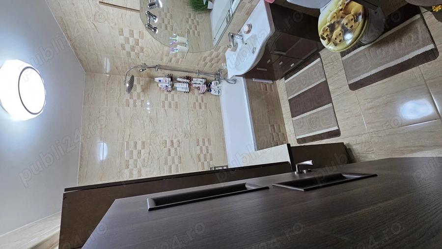 Apartament cu 3 camere de vanzare in Flore?ti zona Terra - 1