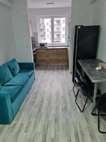 Inchiriez apartament cu 3 camere - 1