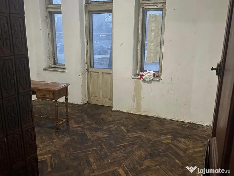 Apartament 3 camere 80,40 mp decomandat Vila veche tip bloc Calea Grivitei - 1