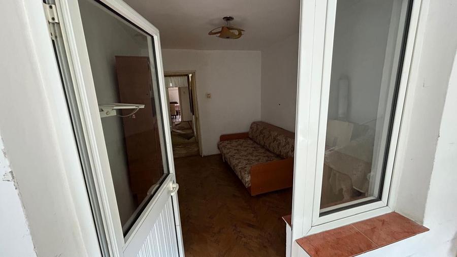 Vand apartament doua camere - 1