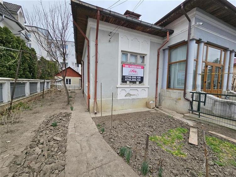 Casa de Vanzare Zona Centrala - 1