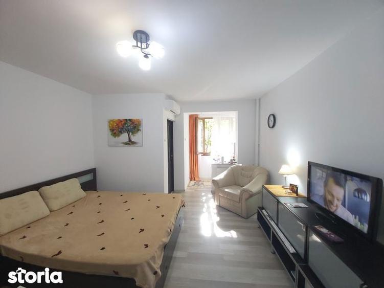 Titan/ Fara agentie - 1