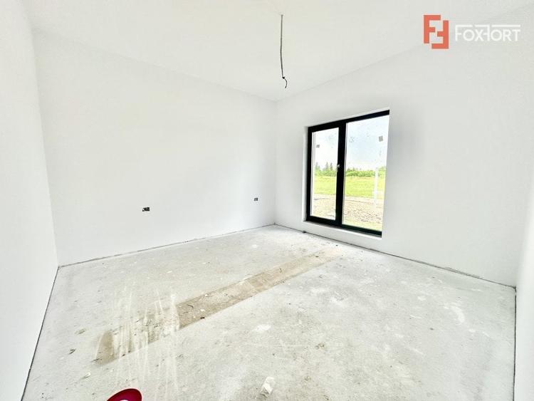 Casa individuala cu 4 camere - Toate utilitatile + Asfalt - Mosnita Noua - 12