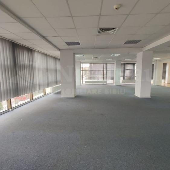 Spatii comerciale si birouri premium – acces dublu, parcare privata - 8