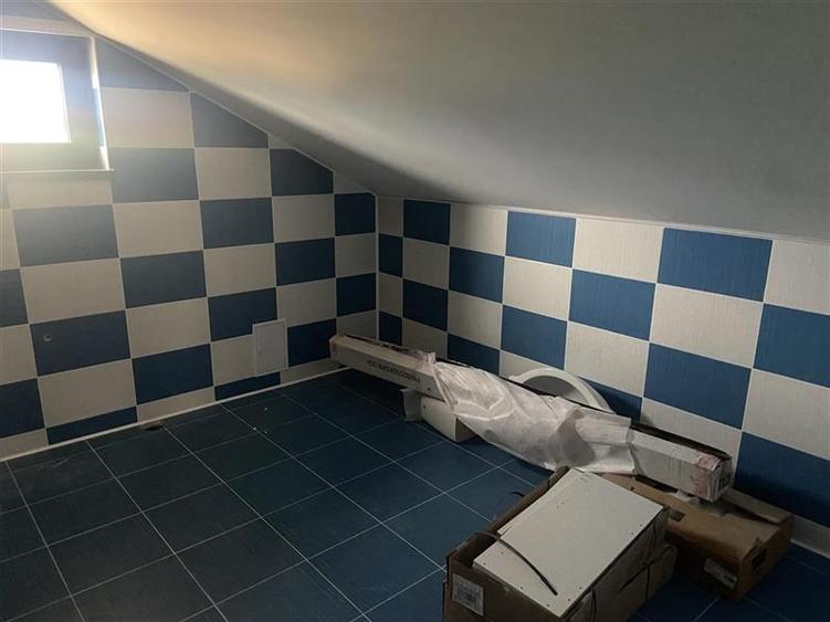 Casa de vanzare in Campineanca, parter si mansarda , suprafata 160 mp , teren 50 - 18