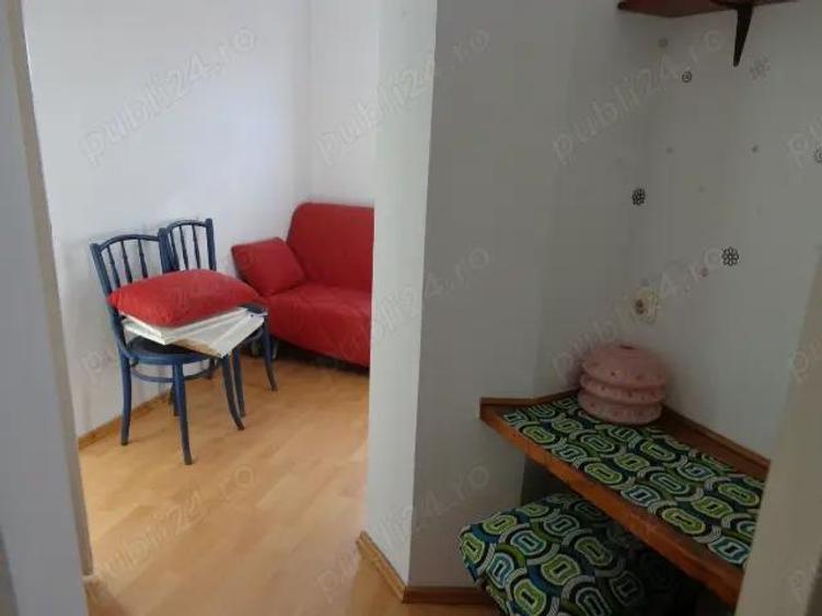 Apartament cu 4 camere, cu o suprafa?a utila de 105 m2, situat intre Pia?a Romana ?i Calea Victoriei - 1