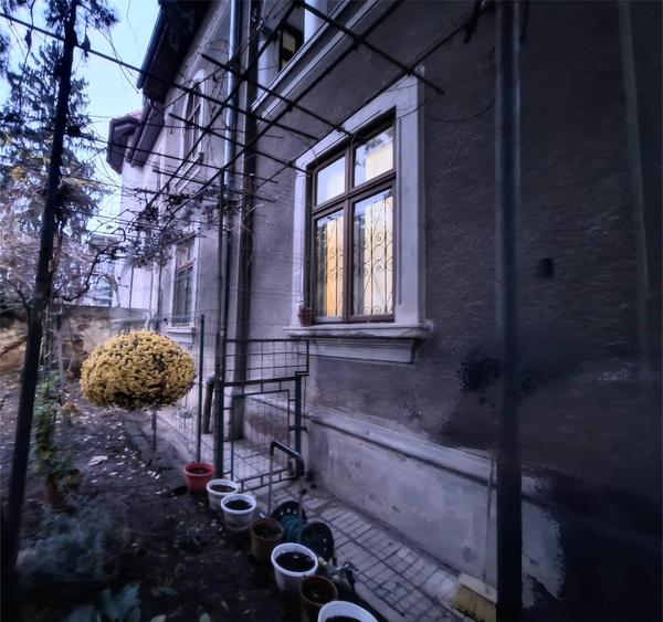 Parter in vila de vanzare || Dorobanti Capitale || Teren in proprietate - 1