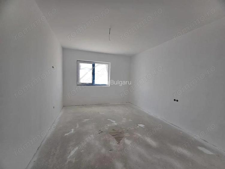 Despartit prin garaj. Posibilitate personalizare