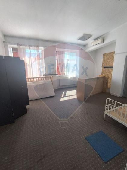 Spatiu comercial de inchiriat - 15