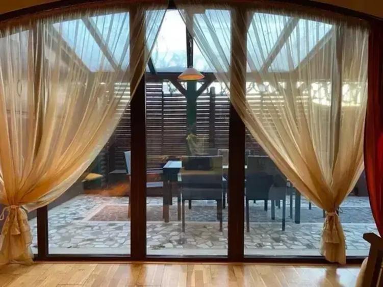 Vilă Luxury în Zona Jandarmeriei | 8 Camere | Arhitectură Eleganta - 8