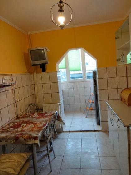 Inchiriez apartament doua camere Oradea  - 3