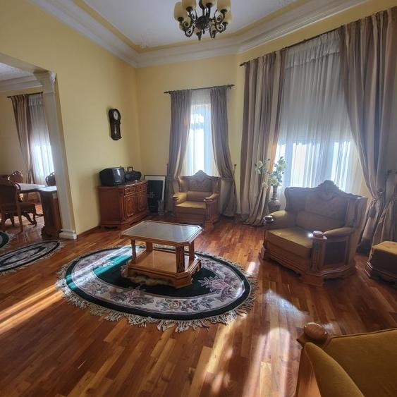 Vila boiereasca, superba, strada, linistita, nelipita de vreun alt imobil - 11