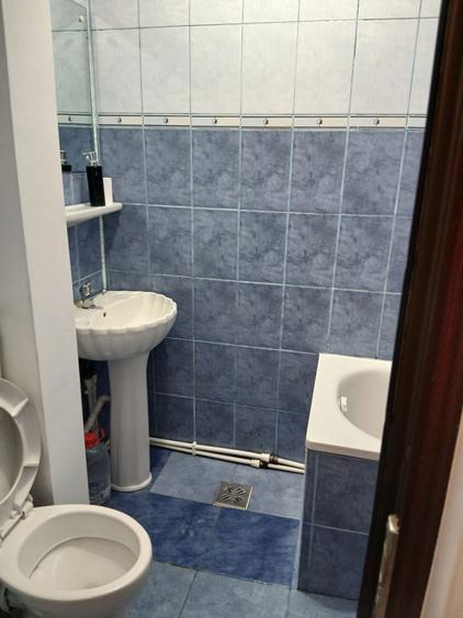 Inchiriez apartament cu o camera situat in bloc de apartamente. - 4