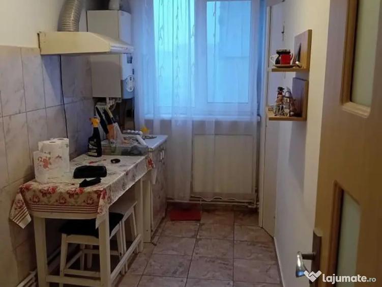 Apartament 3 camere, decomandat, Micro 20 - 6