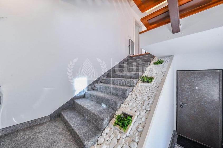 Penthouse cu 3 camere semidecomandat, mobilat în Bună Ziua