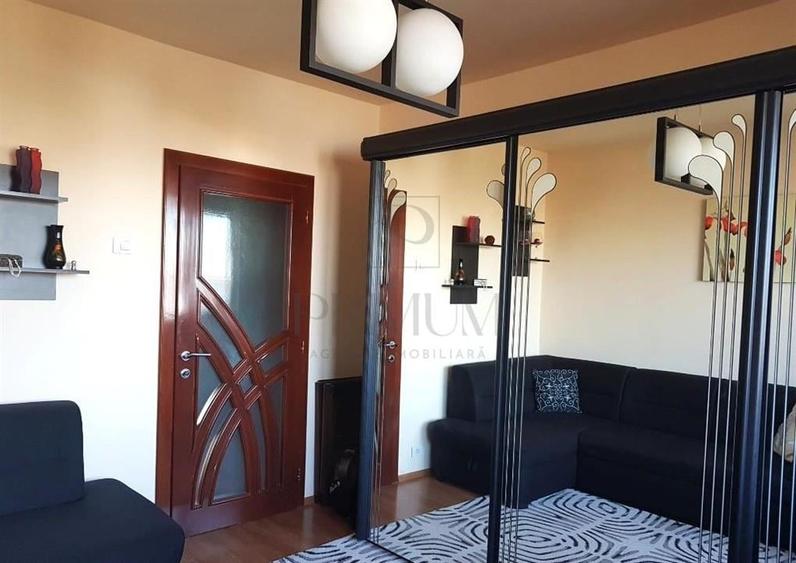 PUNCTELE CARDINALE - BLOC IZOLAT - 3 CAMERE - 2 BAI - CENTRALA PROPRIE - CLIMA - - 9