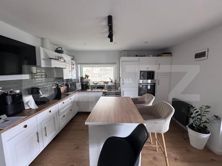 Casa spatioana de 361 mp utili, regim D+P+M, teren de 1366 mp , Dambu Rotund