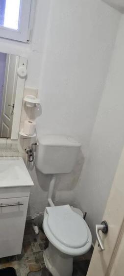 Giule?ti Prunaru-Podul Grant, 3 camere, 70 mp, et 7 8, semidecomandat, verere spate N-E, balcon mare - 10