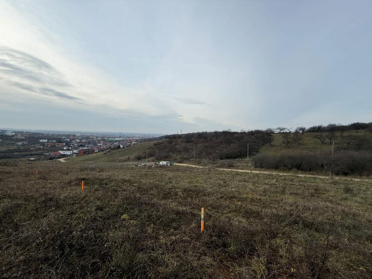 Teren intravilan 840 mp, front 22.41 ml Paleu/Oradea cu view spre oras - 1