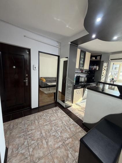 Apartament cu 2 camere decomandat în Broșteni
