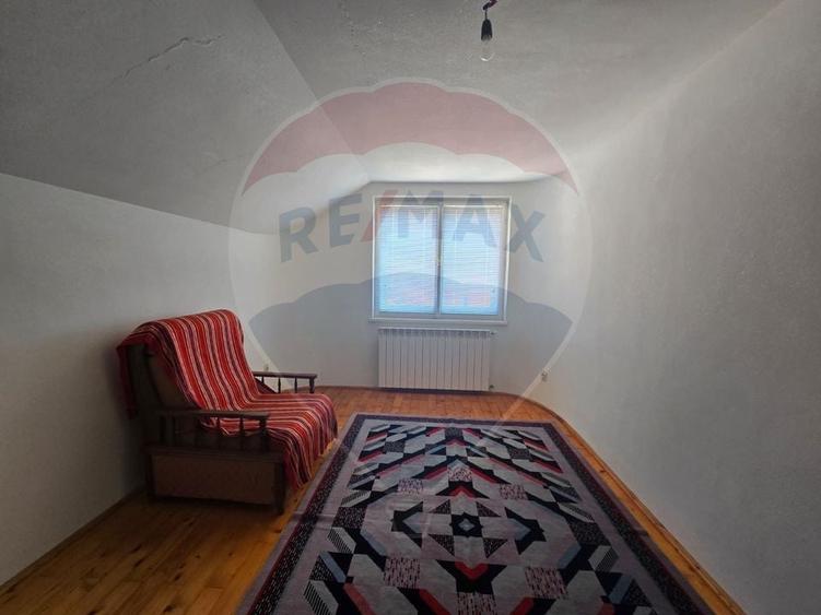 Casă cu 7 camere cu Piscina în Vințu de Jos