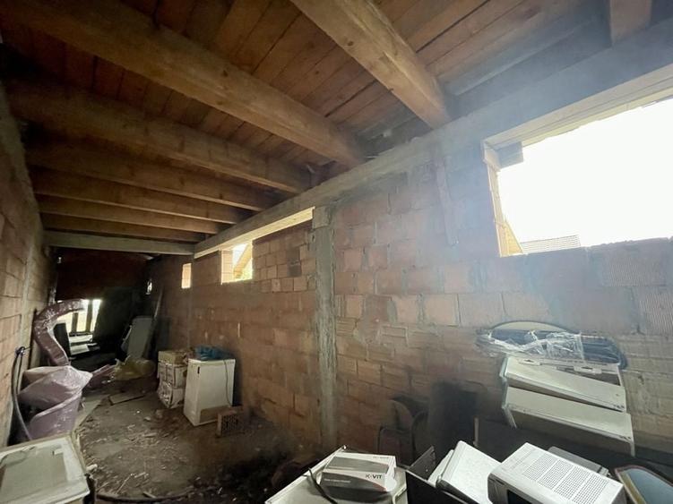 Pensiune cu piscina in constructie - 14