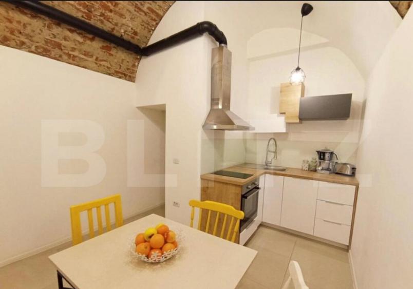 Cladire de patrimoniu din secolului XIX, de vanzare, zona - 4