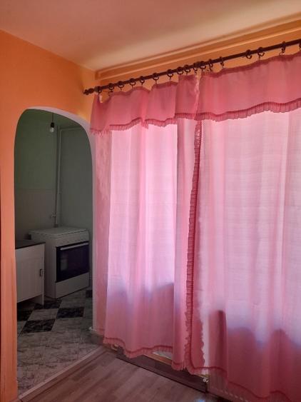 Garsoniera libera etajul 1/4,CT.,și cu balcon  - 5