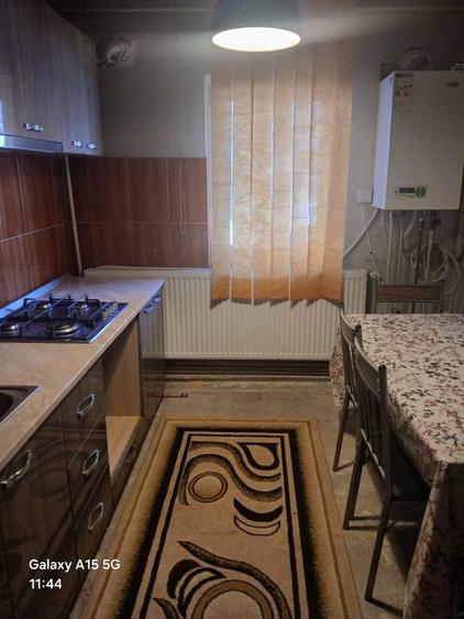 Inchiriez apartament 2 camere ,baie ,bucatarie, hol. - 1