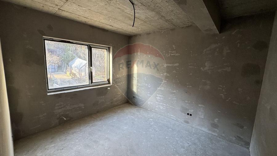 Casa noua de vanzare in zona Parcul Mare (Regina Maria)-semifinisata - 17