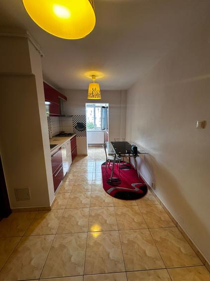Apartament cu 3 camere decomandat, etajul 2/4, zona Baza 3 - 5