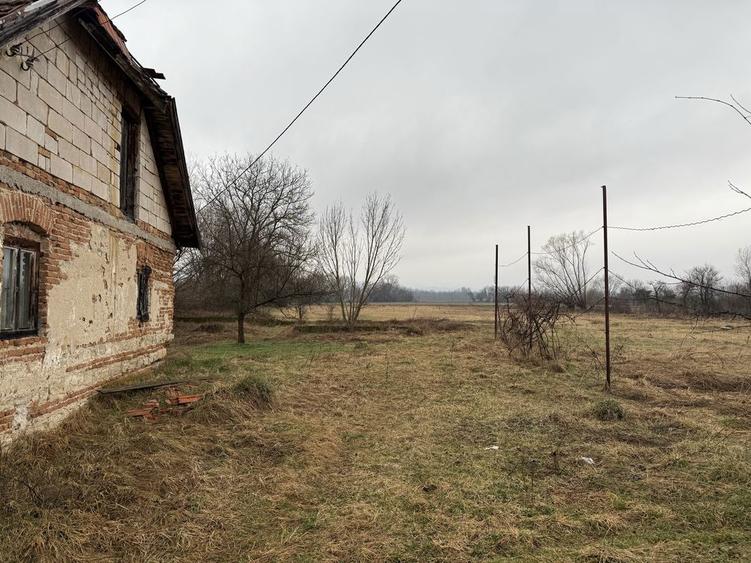 Teren + Cladire in sat Chitid - 7