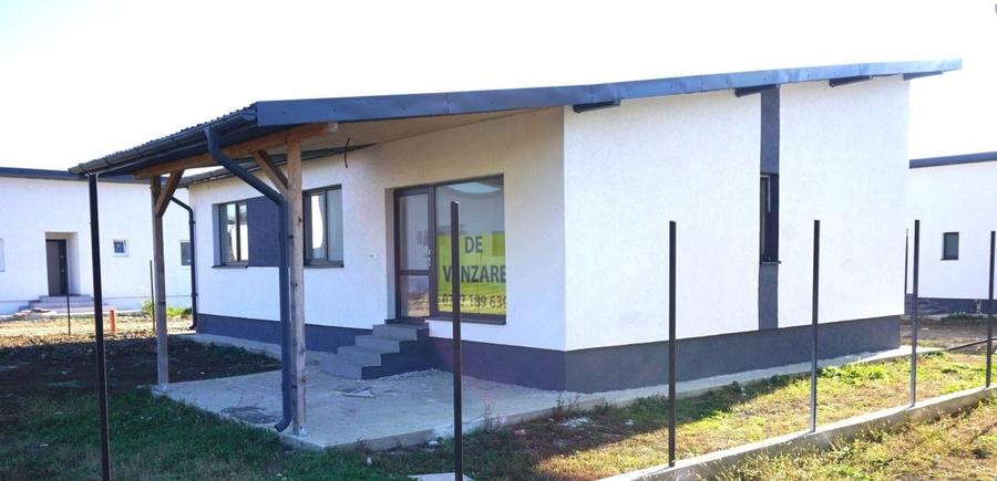 Casa cu 4 camere intabulata in ansamblu cu iesire la lac - Crevedia - 1