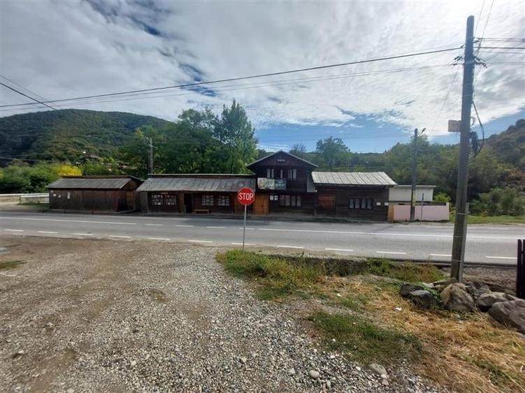 SPATIU COMERCIAL DE VANZARE IN CIRESOAIA LA STRADA PRINCIPALA - 2