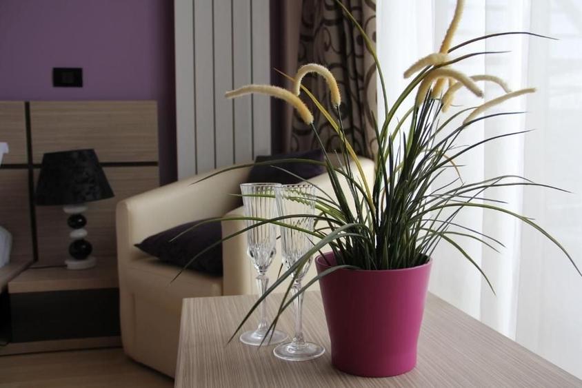 HOTEL 3 STELE, 5 NIVELE, MAMAIA NORD KM 0 ZONA ALEZZI - 40