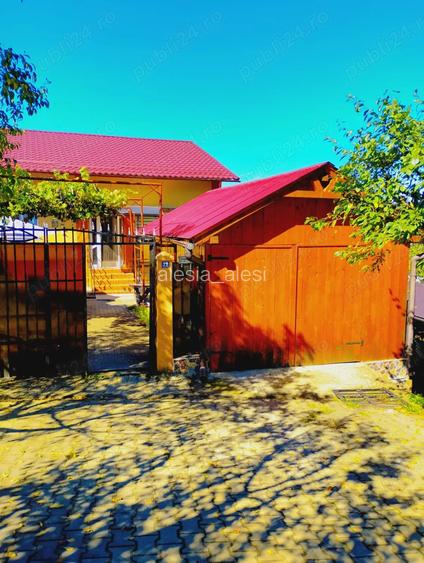 Vand casa in Aiud langa terenul de tenis, in parcul Municipal