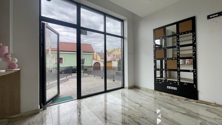 SPATIU COMERCIAL DE INCHIRIAT, PRIMA SUCEVEI - 2