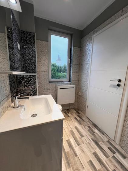 Apartament de vanzare/COMPLET RENOVAT/Central Hărman - 4